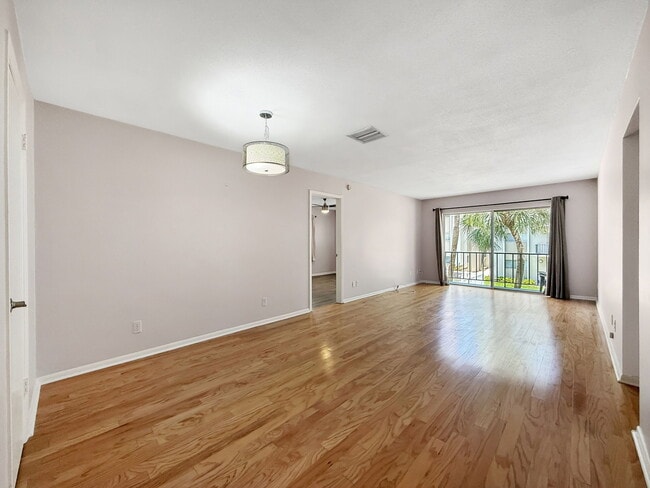 Building Photo - 4607 W Fig St