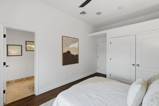 Building Photo - 6302 E Cochise Rd