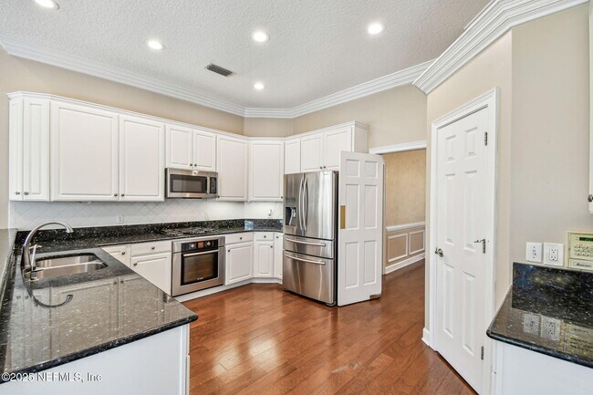 Building Photo - 13022 Huntley Manor Dr