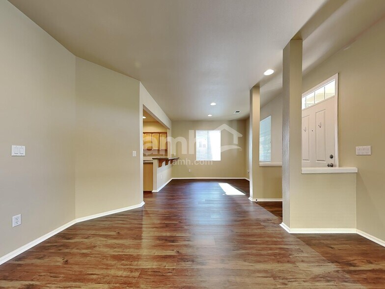 Building Photo - 6512 Virginia St SE