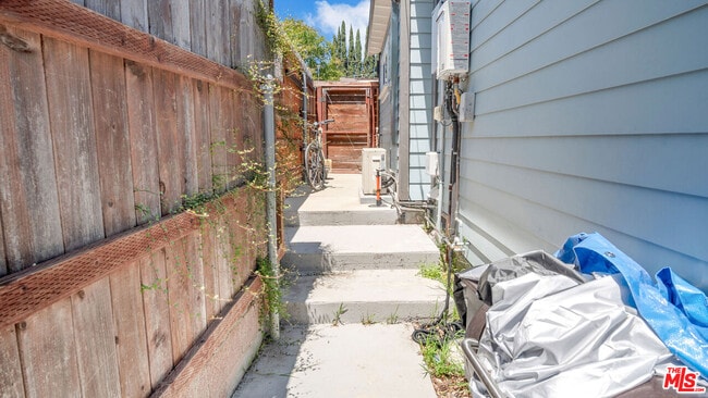 Building Photo - 5114 Miriam St