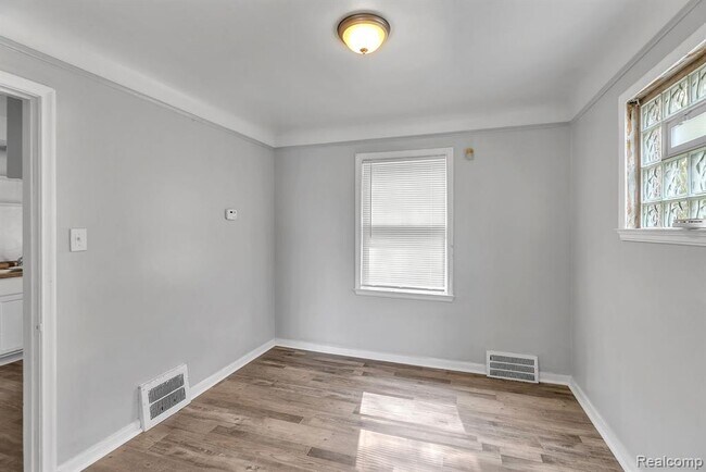 Building Photo - 12710 Kelly Rd