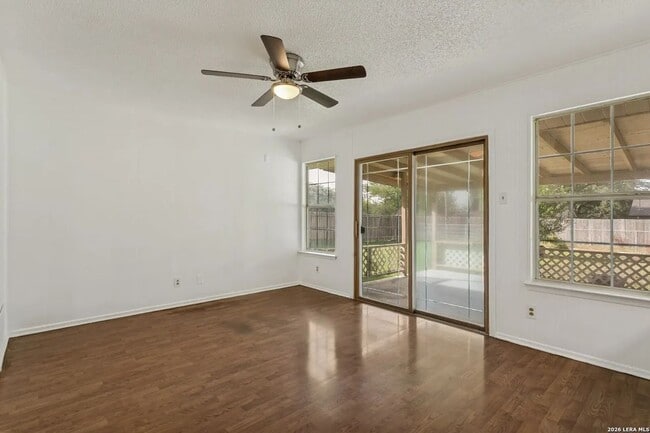 Building Photo - 207 Balboa Dr