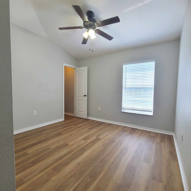 Building Photo - 6733 Lake Rochester Ln