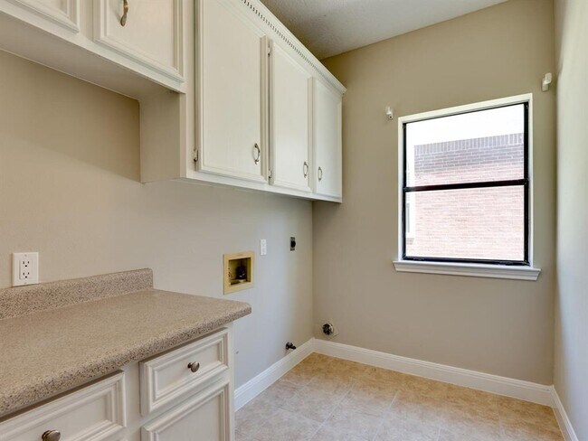 Building Photo - 3944 Kristencreek Ln