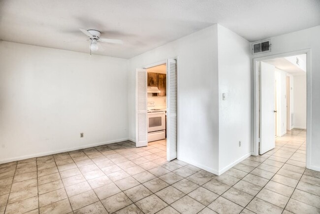 Building Photo - 1438 N Meridian Rd