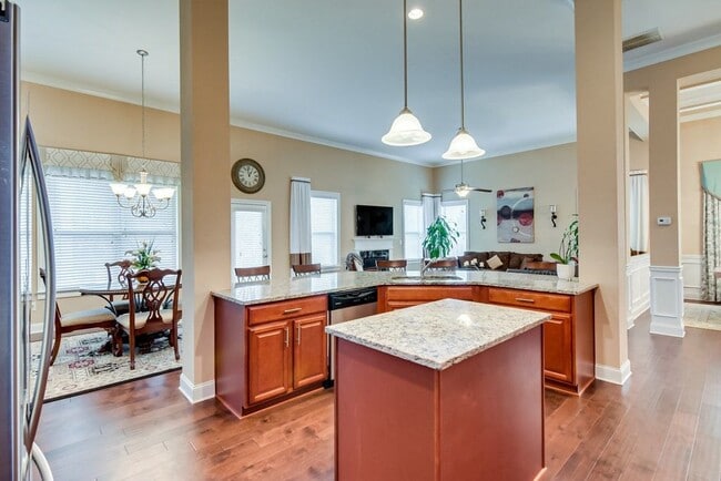 Building Photo - 4717 Southwind Rd