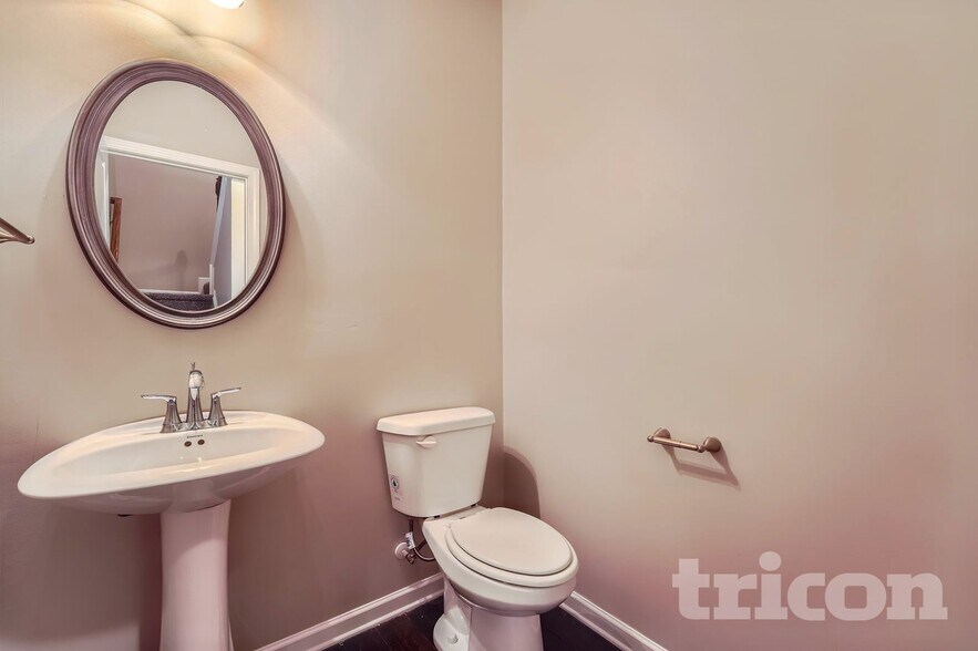 Building Photo - 3016 Powder Way