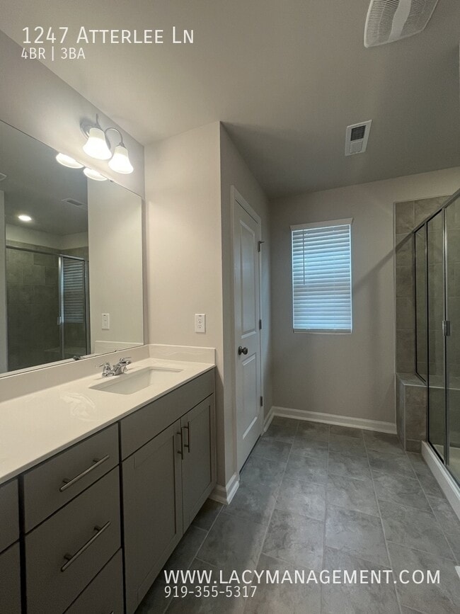 Building Photo - 1247 Atterlee Ln