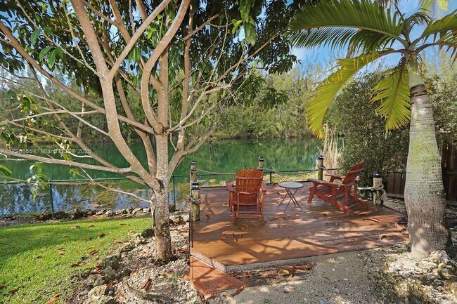 Building Photo - 3140 Fairways Dr