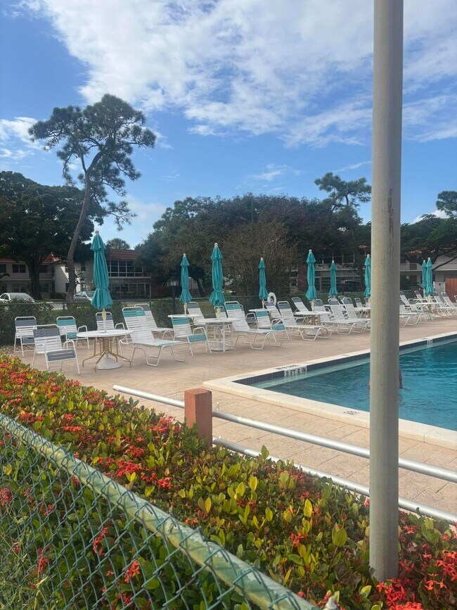 Building Photo - 2600 SE Ocean Blvd