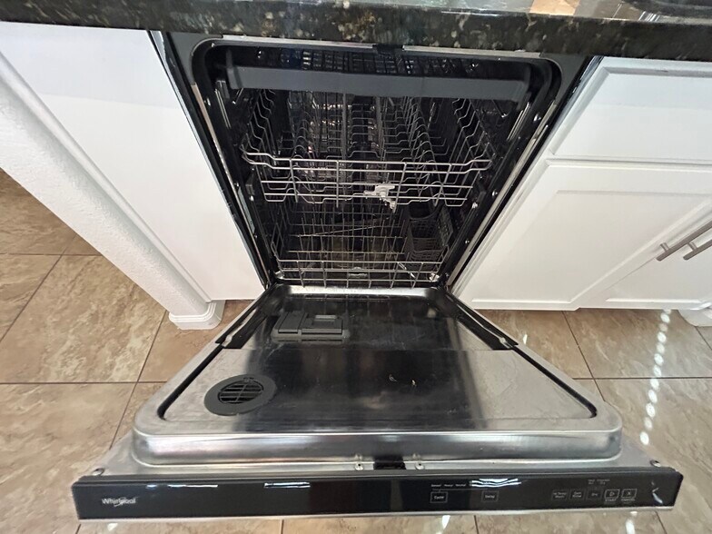 Building Photo - 6605 N 93rd Ave