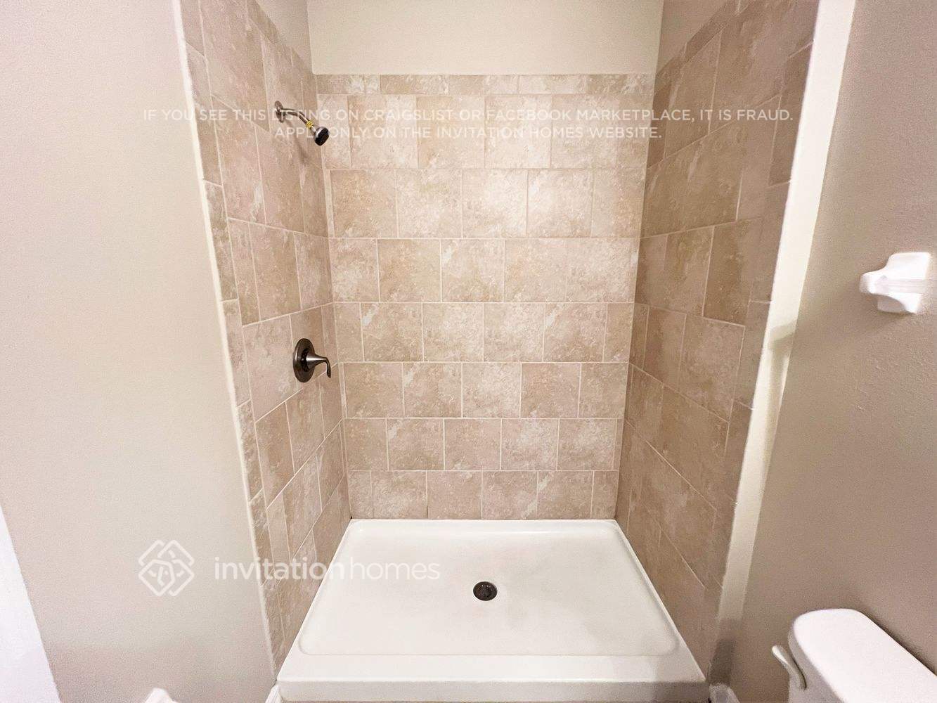 Building Photo - 15225 Las Olas Pl