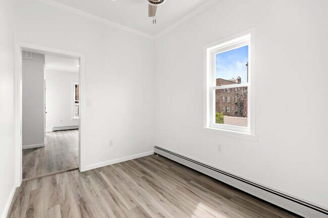 Building Photo - 20 Saint Pauls Ave