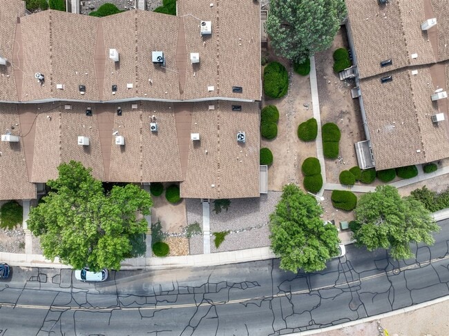 Building Photo - 2 bedroom, 2 bathroom condo for rent in Mo...