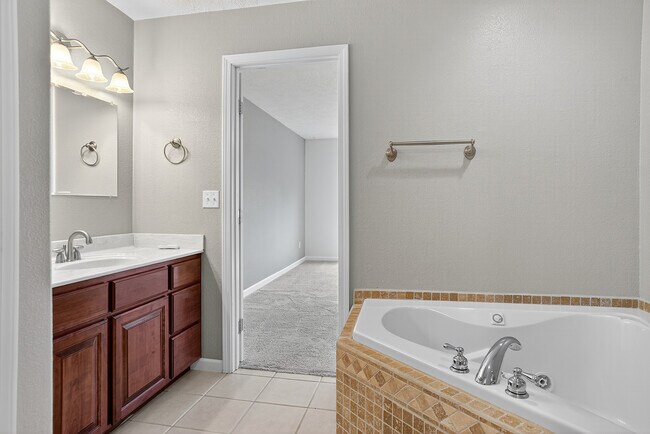 Building Photo - 401 Kahler Ct