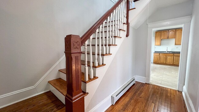 Building Photo - Remodeled Single Family House