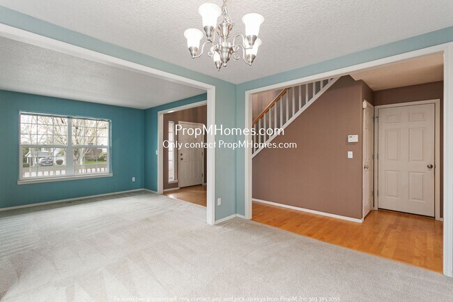 Building Photo - Colorful Four Bedroom Home In Bethany W/ Spacious Backyard!
