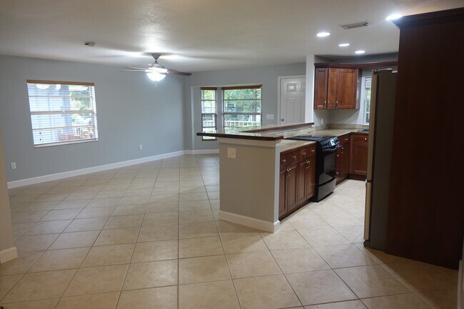 Building Photo - 7607 S Sherrill St