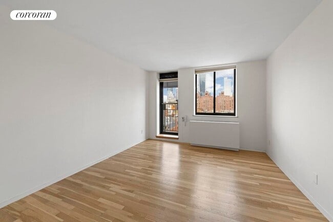 Building Photo - 445 W 19th St