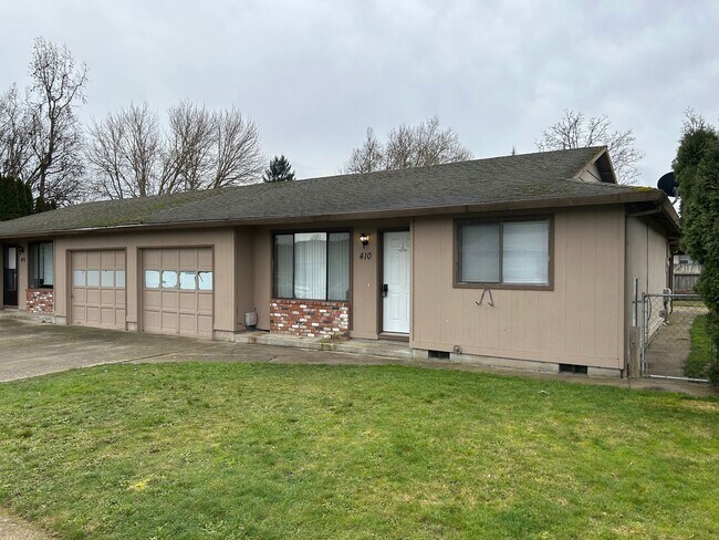 Building Photo - WES410