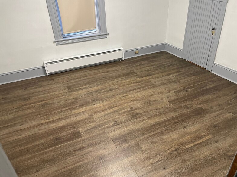 Building Photo - 76 Benham St