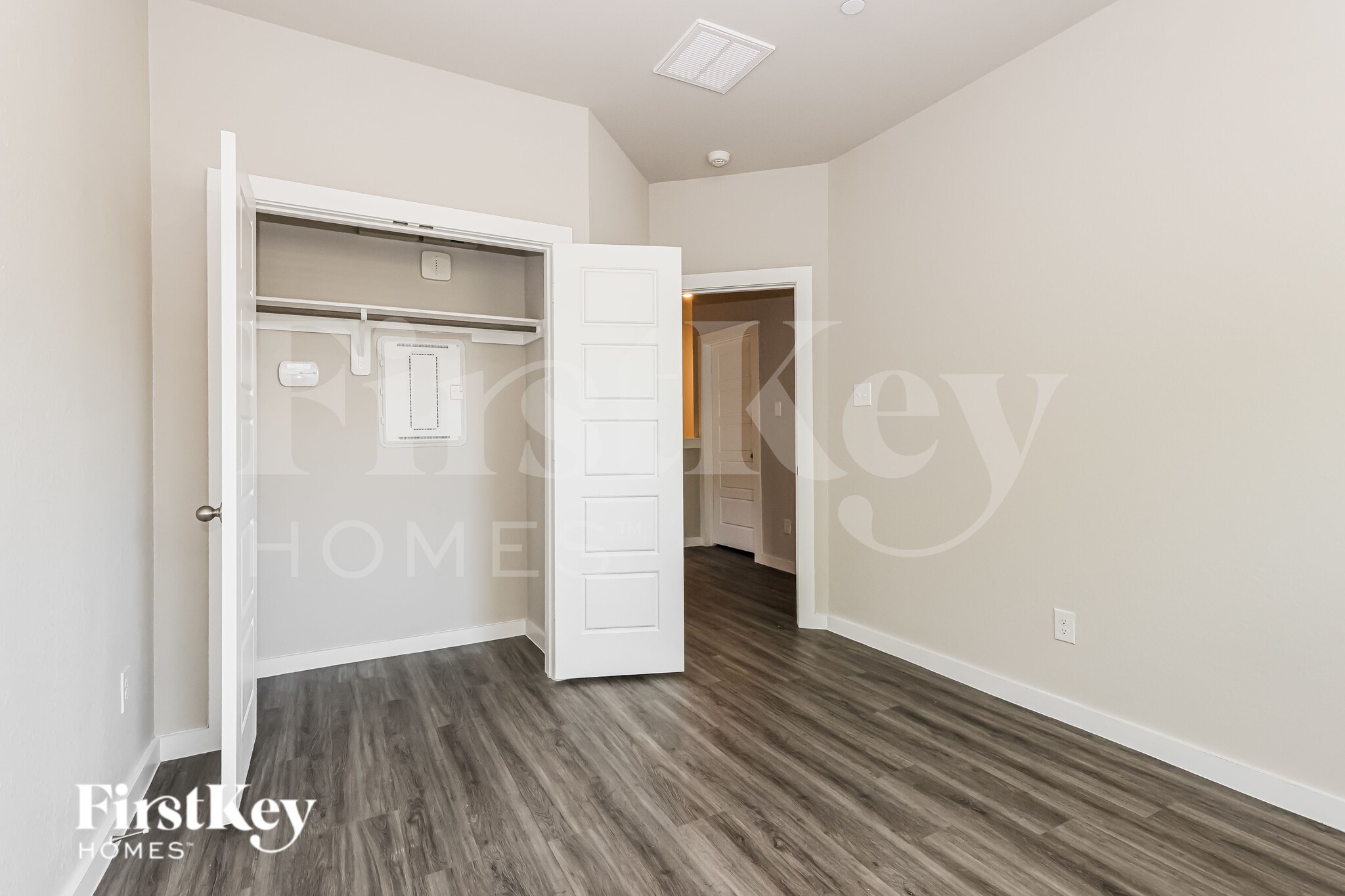 Building Photo - 18326 W Centro Cir