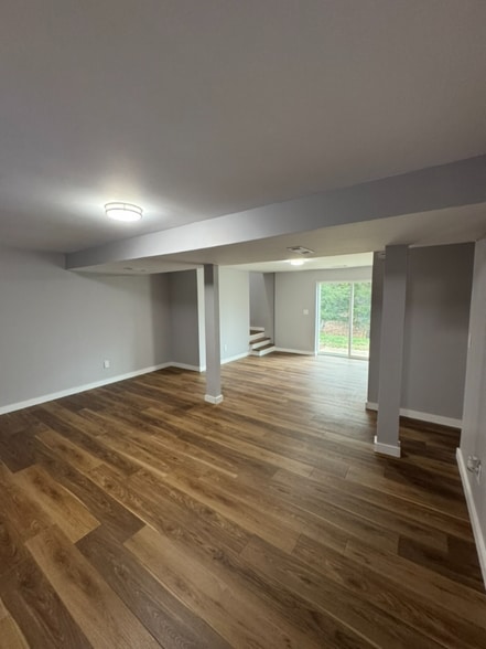 Building Photo - 212 Simmons Dr