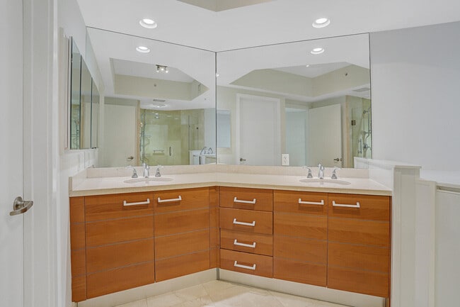 Building Photo - 3630 Gardens 901c Pky