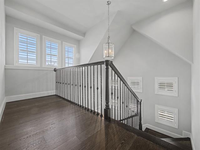 Building Photo - 704 18th St