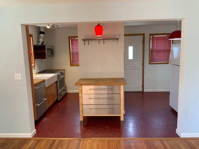 Building Photo - 2 bed 1 bath Home for Rent in Ephrata