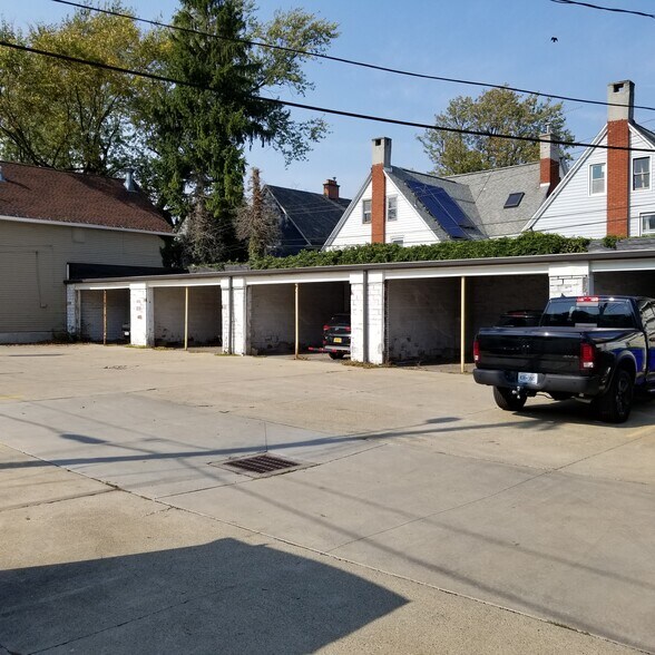 Building Photo - 608 Elmwood Ave
