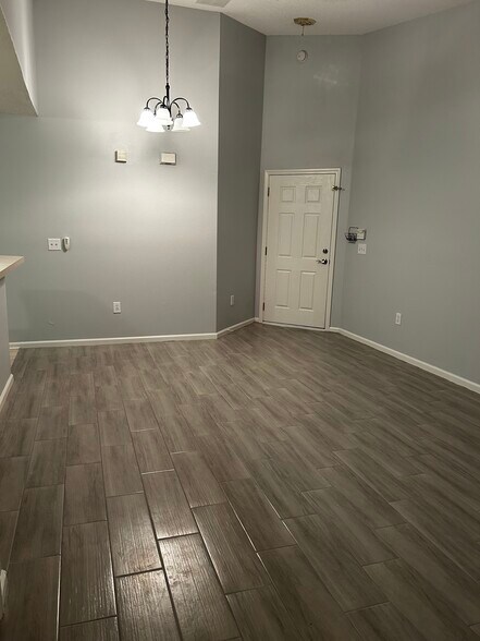 Building Photo - 9690 Amarante Cir