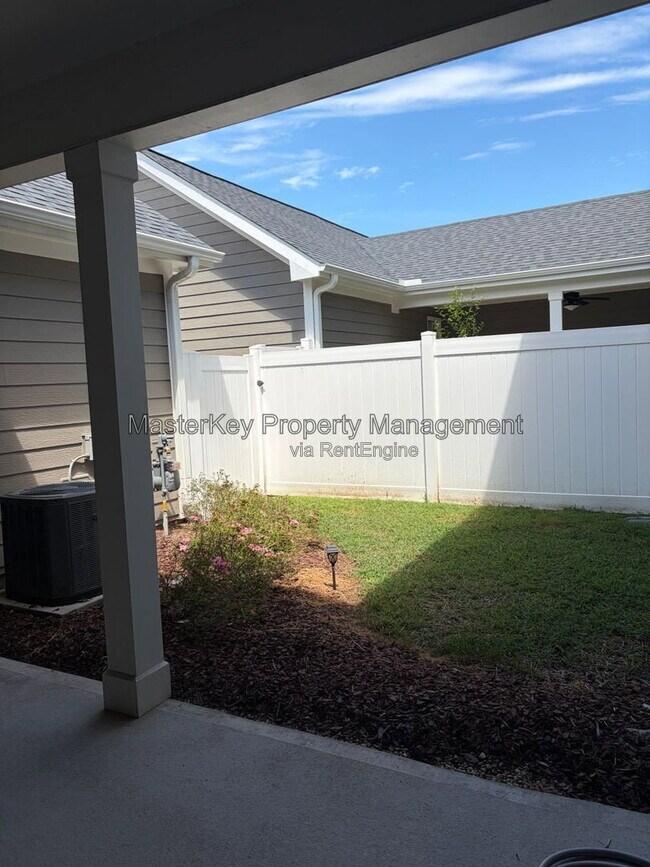 Building Photo - 727 Carraway Garden Dr