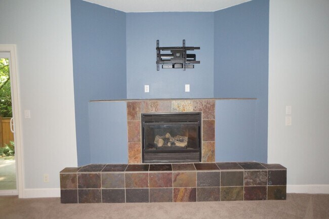 Building Photo - Spectacular NW Portland 4 bedroom with gue...