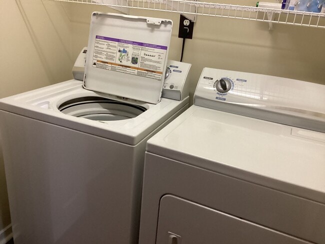 Building Photo - 3 bedroom Home Chesterfield-Ashbrook Subdivision