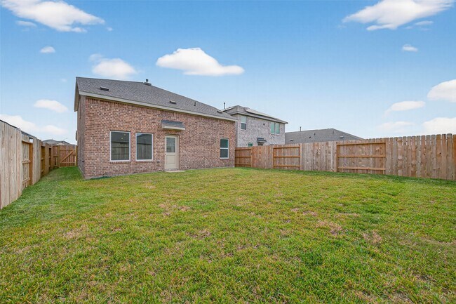 Building Photo - 3025 Fantasy Ter Dr