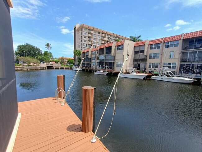 Building Photo - 777 S Federal Hwy