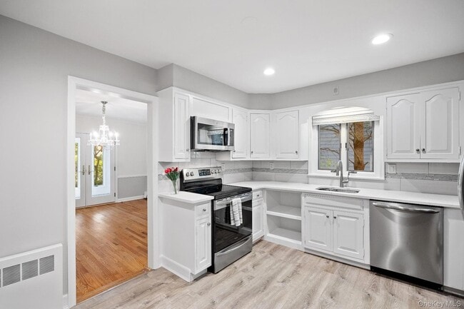 Building Photo - 1 Blackthorn Ln