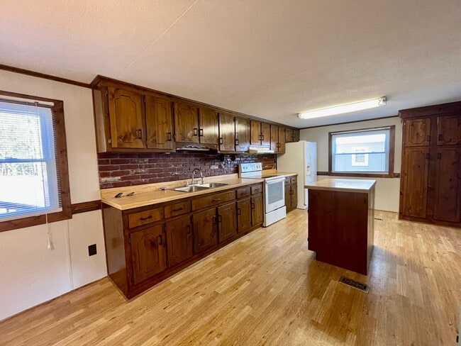 Building Photo - 14341 Wells Ln