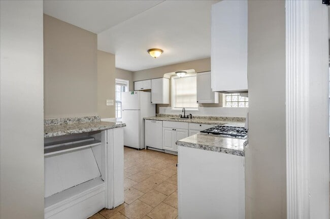 Building Photo - Section 8 Welcome !  Spacious 3 Br / 1 BA Home For Rent in Ferguson