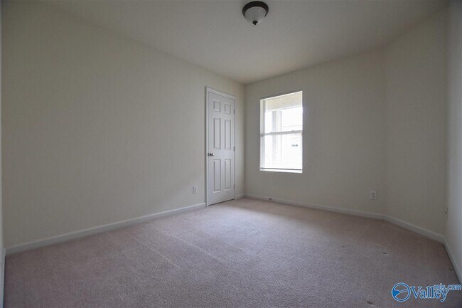 Building Photo - 15395 Mill Valley Dr