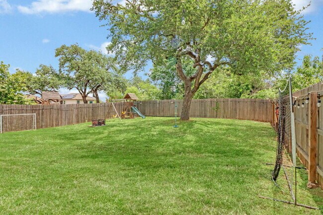 Building Photo - "Charming 3-Bedroom San Antonio Home with Granite Elegance - 1854 Sq Ft of Comfort!"