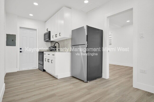 Building Photo - 210 Beacom Blvd