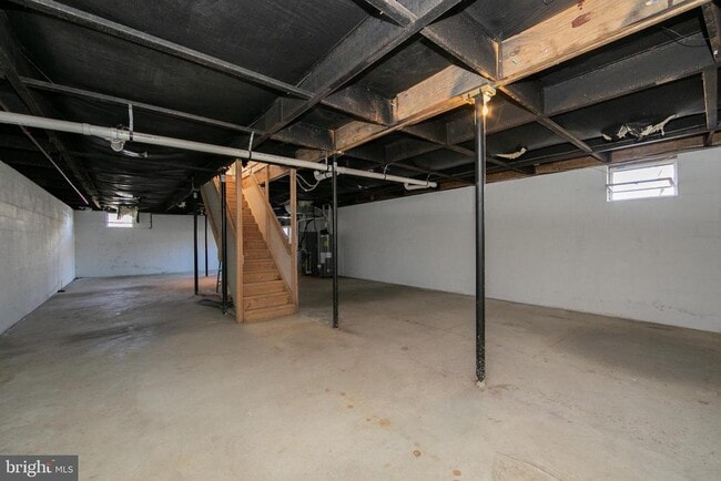 Building Photo - 605 Neck Rd