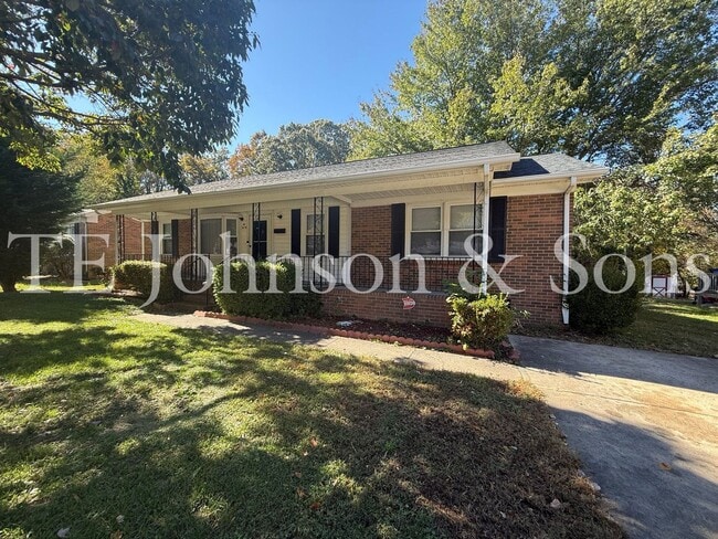 Building Photo - Charming 4 Bedroom in Winston Salem