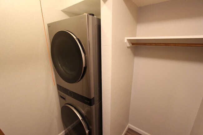 Building Photo - 1200 S Riordan Ranch St