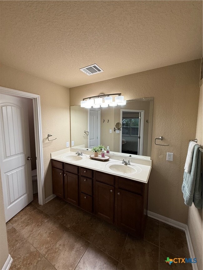 Building Photo - 3161 Birch Bend