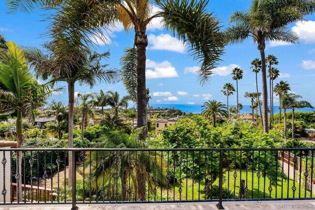 Building Photo - 701 N Granados Ave