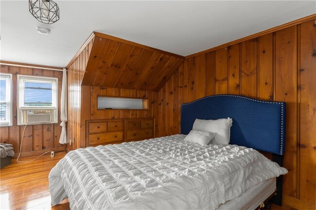 Building Photo - 52 Houston Ave